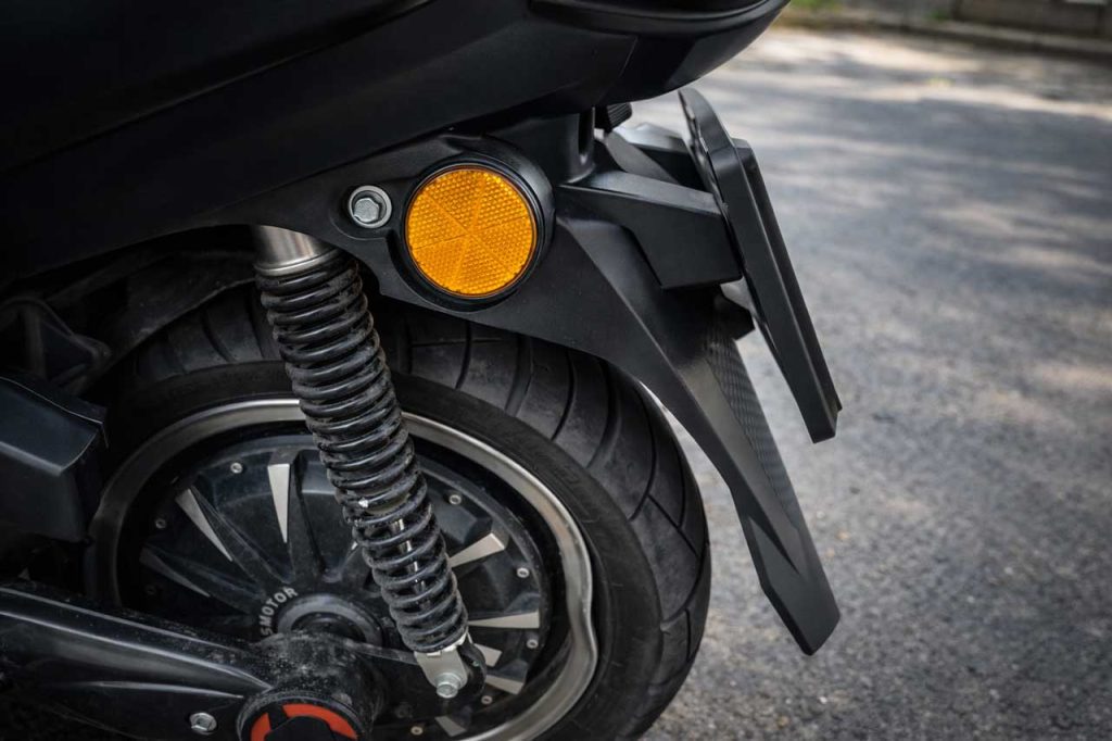 Ilustrasi Velg penyok pada motor listrik Polytron Fox R. Foto: media sosial