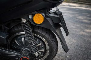 Ilustrasi Velg penyok pada motor listrik Polytron Fox R. Foto: media sosial