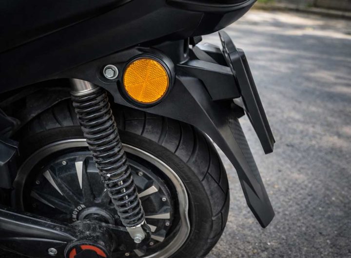 Ilustrasi Velg penyok pada motor listrik Polytron Fox R. Foto: media sosial